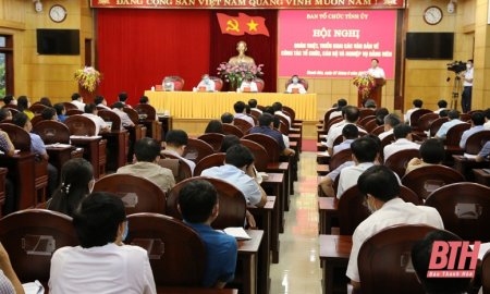 Bộ Chính trị ban hành quy định về luân chuyển cán bộ (Baothanhhoa.vn) 